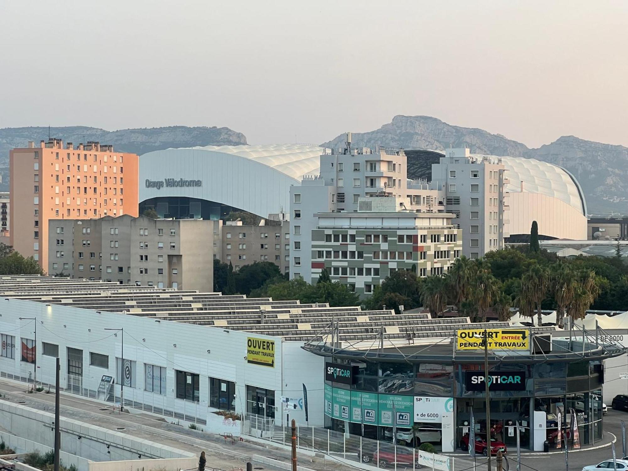 Appartement 2 Chambre Et Grand Sejour 100M2 A 5 Min Du Stade Velodrome マルセイユ エクステリア 写真